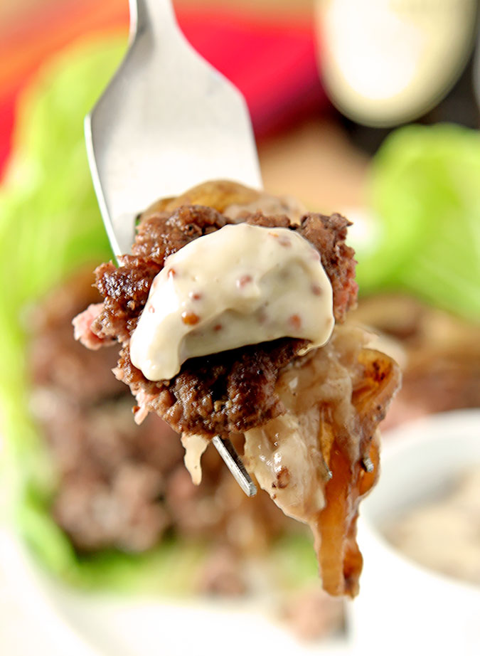 Gorgonzola and Mozzarella Cheese Stuffed Burger Gorgonzola and Mozzarella Cheese Stuffed Burger