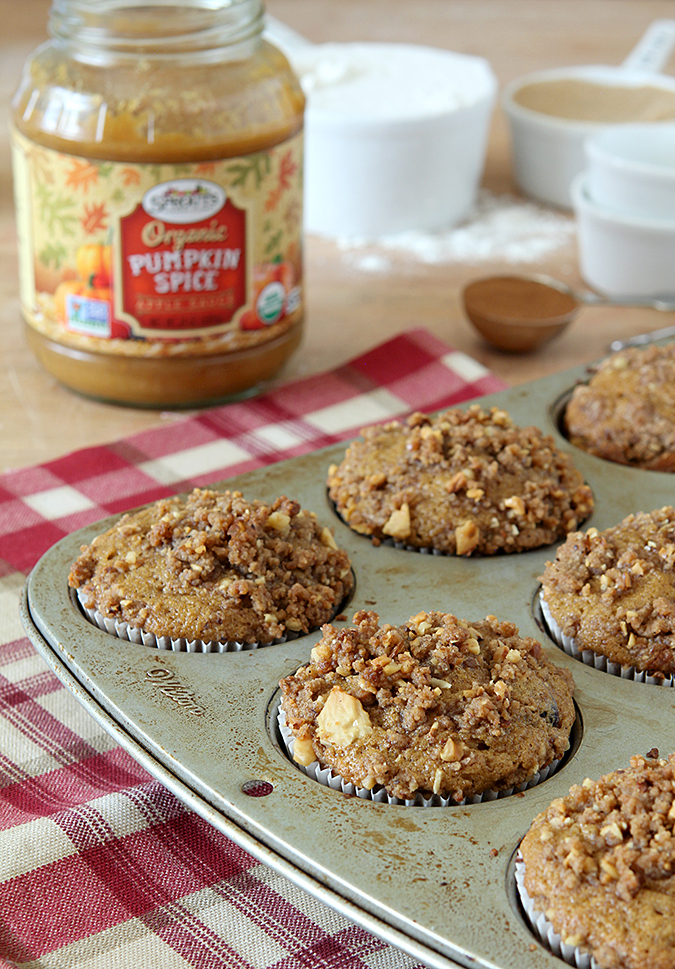Pumpkin Spice Muffins with Molasses Walnut Crumble