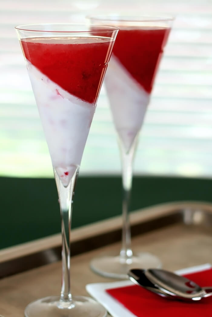 Strawberry Gelato Ricotta Fizz in Champagne Glasses
